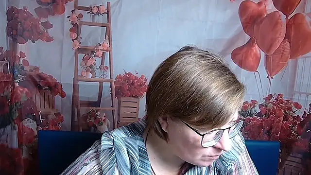 Snapshot of RadaChudna chatting on February 2026 06:09:01 AM RadaChudna online show from February 2026 06:09:01 AM