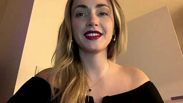 Snapshot of AmelieHot chatting on February 2026 06:37:02 PM AmelieHot online show from February 2026 06:37:02 PM