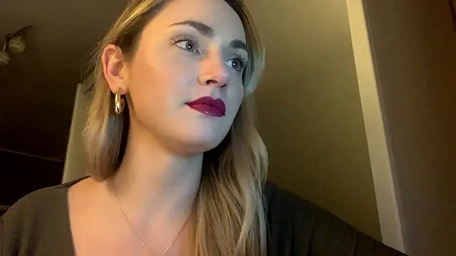 Snapshot of AmelieHot chatting on February 2026 07:03:02 PM AmelieHot online show from February 2026 07:03:02 PM