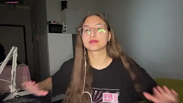 Snapshot of YettaUrive chatting on February 2026 03:41:02 PM YettaUrive online show from February 2026 03:41:02 PM