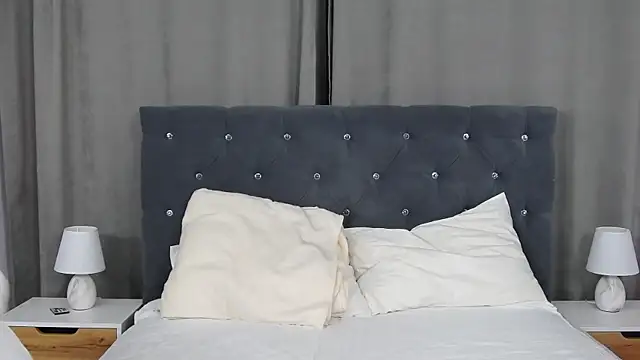 Snapshot of VikkyVonn chatting on May 2026 10:01:02 AM VikkyVonn online show from May 2026 10:01:02 AM