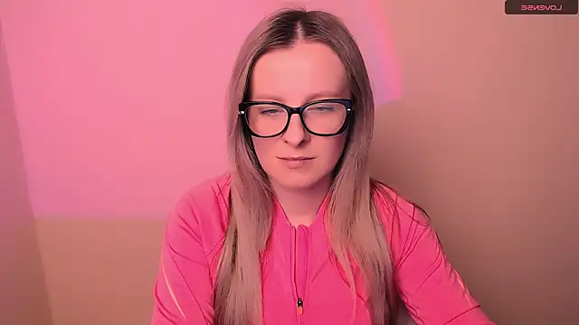 Snapshot of AnnePeach chatting on February 2026 04:27:02 PM AnnePeach online show from February 2026 04:27:02 PM