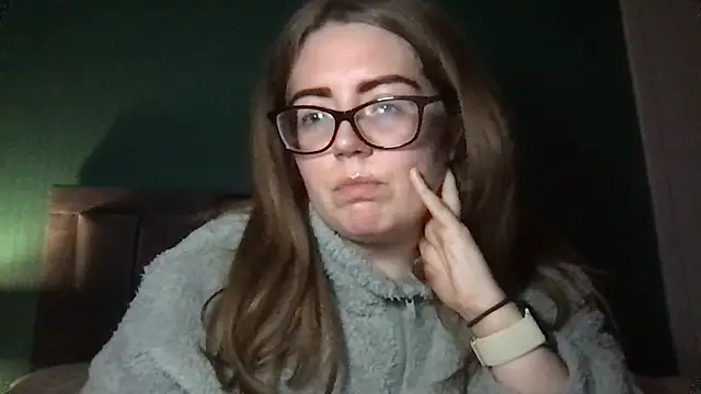 Snapshot of CurvyBx chatting on March 2026 08:05:02 PM CurvyBx online show from March 2026 08:05:02 PM