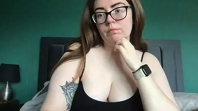 Snapshot of CurvyBx chatting on March 2026 09:43:02 AM CurvyBx online show from March 2026 09:43:02 AM