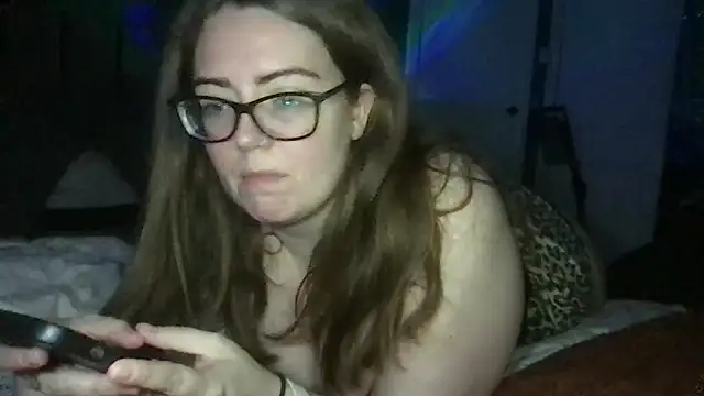 Snapshot of CurvyBx chatting on April 2026 09:46:01 PM CurvyBx online show from April 2026 09:46:01 PM