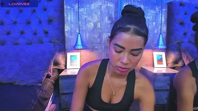 Snapshot of ninareyes chatting on February 2026 09:33:02 PM ninareyes online show from February 2026 09:33:02 PM