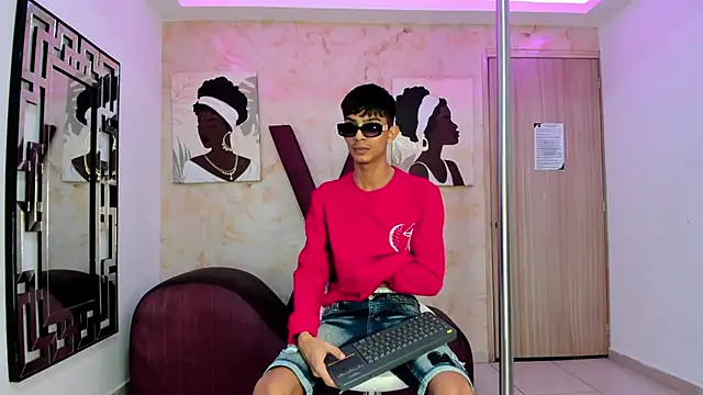 Snapshot of KITTY_BOSH chatting on February 2026 01:21:01 PM KITTY BOSH online show from February 2026 01:21:01 PM