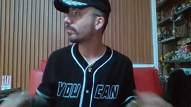 Karamel444 online show from March 2026 07:28:01 PM