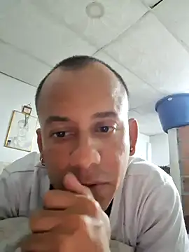 Snapshot of VictorAlvarez2026 chatting on February 2026 04:32:01 AM VictorAlvarez2026 online show from February 2026 04:32:01 AM