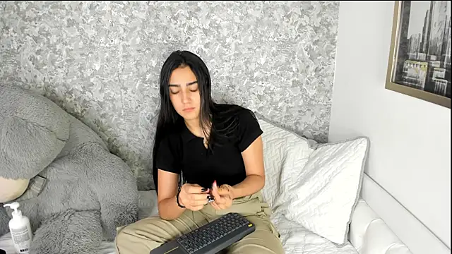 Anika H online show from May 2026 01:05:01 PM