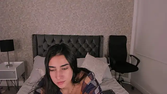 Anika H online show from May 2026 12:01:02 PM