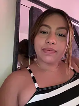 Emiily joee  online show from April 2026 09:01:01 PM