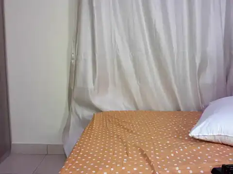 Snapshot of Petite_spice chatting on February 2026 07:32:02 PM Petite spice online show from February 2026 07:32:02 PM