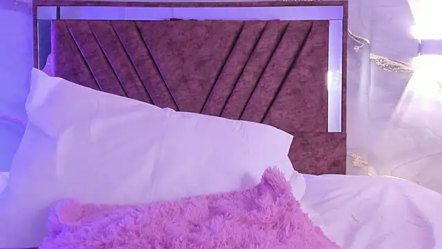 Snapshot of lily_phillips_ chatting on February 2026 06:26:01 AM lily phillips online show from February 2026 06:26:01 AM