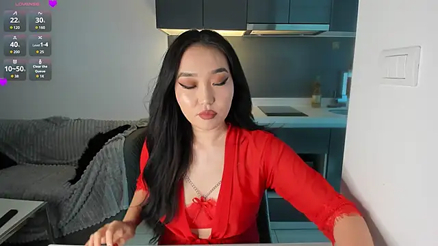 satoriluna online show from February 2026 01:18:02 AM