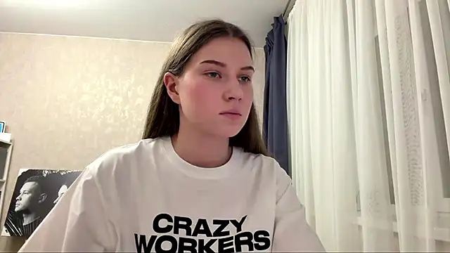 Snapshot of CloudyTube chatting on February 2026 04:14:02 PM CloudyTube online show from February 2026 04:14:02 PM