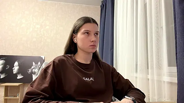 Snapshot of CloudyTube chatting on February 2026 03:51:02 PM CloudyTube online show from February 2026 03:51:02 PM