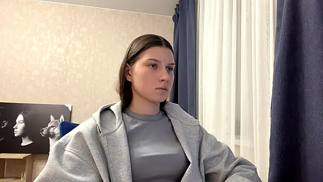 Snapshot of CloudyTube chatting on February 2026 04:25:01 PM CloudyTube online show from February 2026 04:25:01 PM