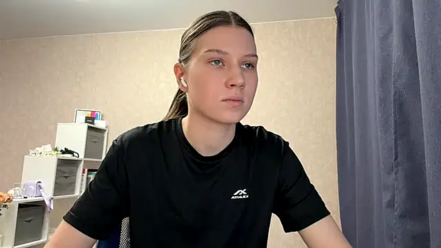 Snapshot of CloudyTube chatting on February 2026 04:47:01 PM CloudyTube online show from February 2026 04:47:01 PM