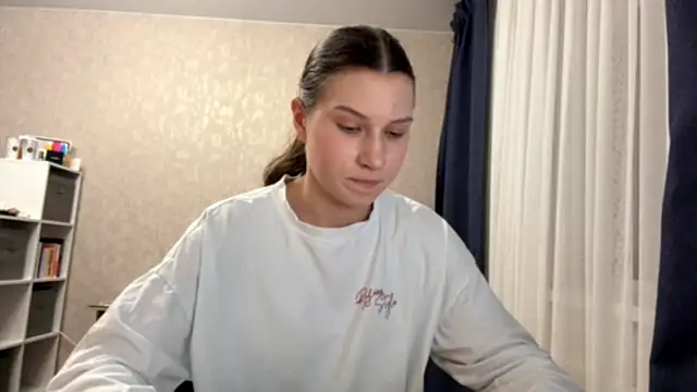 Snapshot of CloudyTube chatting on February 2026 05:00:01 PM CloudyTube online show from February 2026 05:00:01 PM