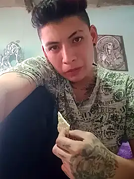 Snapshot of Quinn_tomboy chatting on February 2026 08:40:02 PM Quinn tomboy online show from February 2026 08:40:02 PM