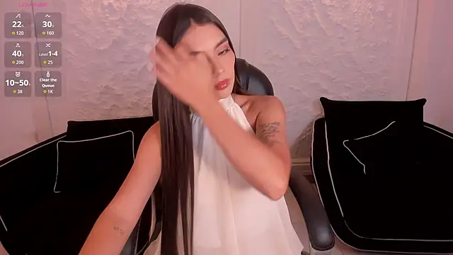 JulietteMoreau online show from April 2026 08:06:02 PM