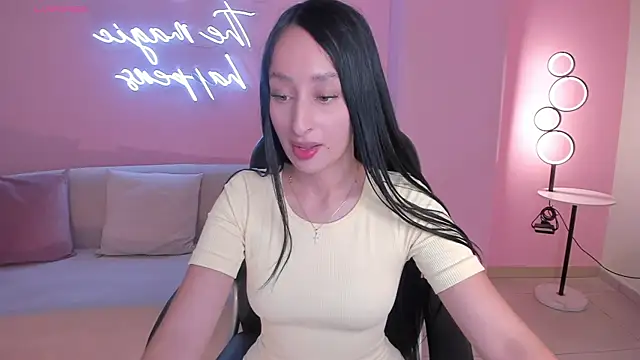 AmaraDivine online show from May 2026 11:34:01 PM