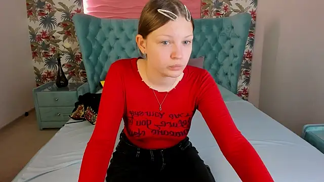 Snapshot of LauraBev chatting on February 2026 12:34:01 PM LauraBev online show from February 2026 12:34:01 PM