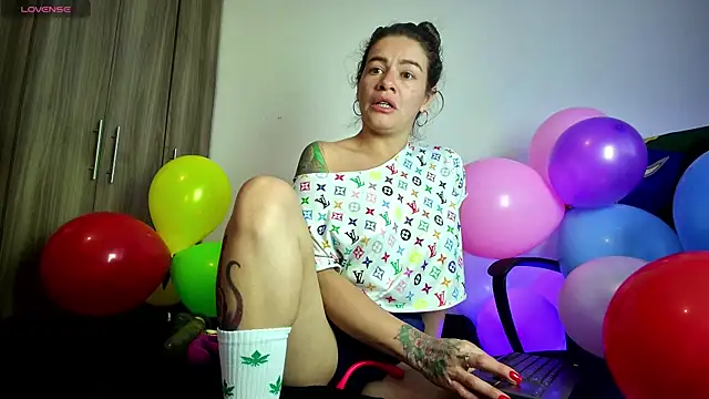 oriana thomson01 online show from July 2026 11:01:01 PM