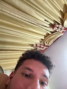 Snapshot of Valentinacouple chatting on February 2026 05:08:02 AM Valentinacouple online show from February 2026 05:08:02 AM