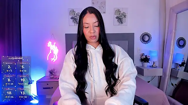Snapshot of julietha_Vega chatting on April 2026 05:50:01 PM julietha Vega online show from April 2026 05:50:01 PM