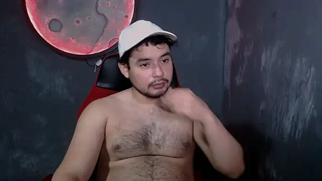 Snapshot of kaiserfox_ chatting on February 2026 01:03:01 AM kaiserfox online show from February 2026 01:03:01 AM