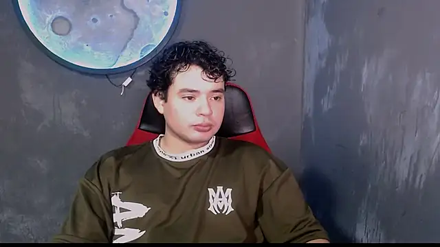 Snapshot of kaiserfox_ chatting on February 2026 01:48:01 AM kaiserfox online show from February 2026 01:48:01 AM