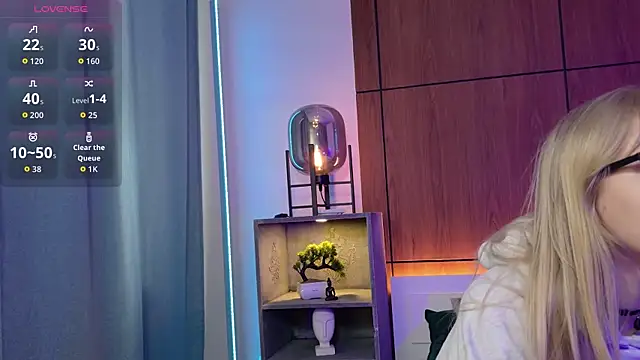 MoliQin online show from March 2026 07:52:02 AM