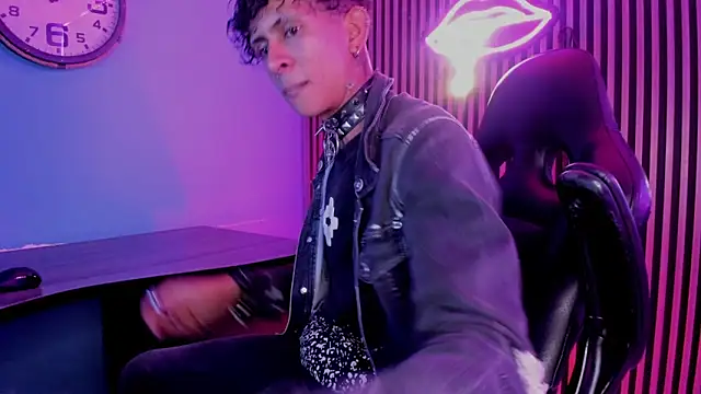 Snapshot of Maximoking26 chatting on February 2026 04:35:01 AM Maximoking26 online show from February 2026 04:35:01 AM