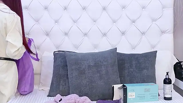 AntonellaEscudero online show from May 2026 04:01:01 PM
