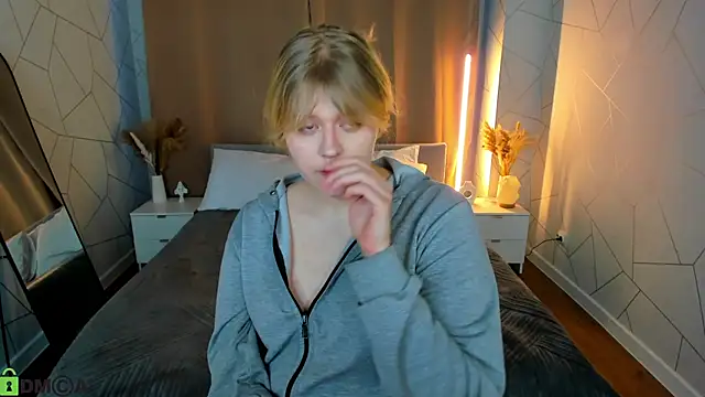 luna c0ra online show from February 2026 01:06:01 AM