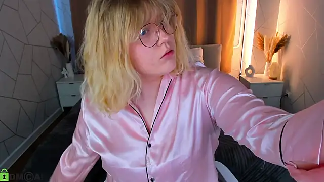 luna c0ra online show from April 2026 01:03:01 AM