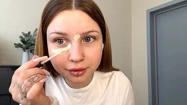 Snapshot of PledHoly chatting on February 2026 07:40:01 AM PledHoly online show from February 2026 07:40:01 AM