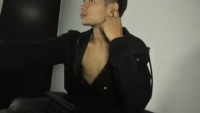 Snapshot of ClemontRosse chatting on February 2026 06:57:02 AM ClemontRosse online show from February 2026 06:57:02 AM