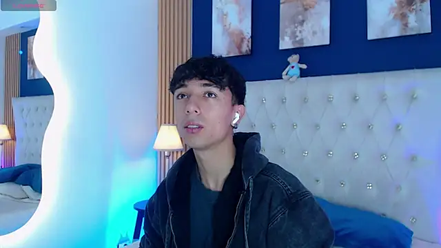 Aiden Rivers  online show from April 2026 12:50:01 PM