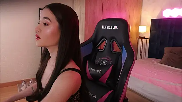 LucyDeLuca online show from March 2026 07:47:02 AM