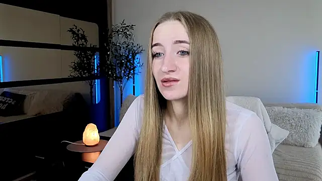 Oxy Foxie online show from June 2026 01:55:02 PM
