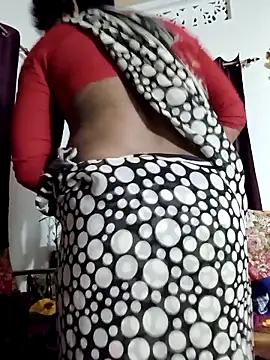 Snapshot of Amina___trans__sexy chatting on April 2026 05:28:01 PM Amina trans sexy online show from April 2026 05:28:01 PM