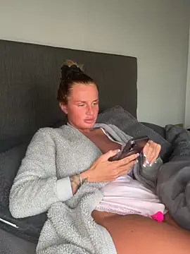 jadey19x online show from April 2026 05:10:02 PM