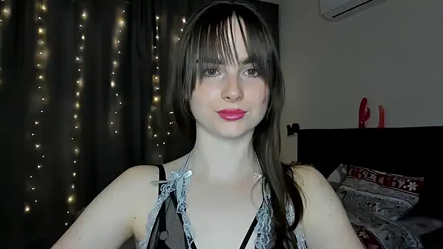 Snapshot of megann_fox2 chatting on February 2026 01:08:02 PM megann fox2 online show from February 2026 01:08:02 PM