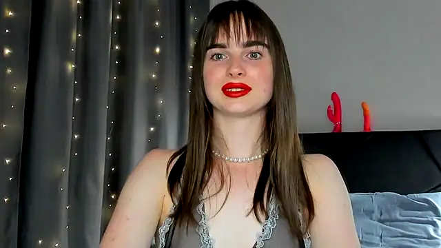 megann fox2 online show from June 2026 06:32:02 PM