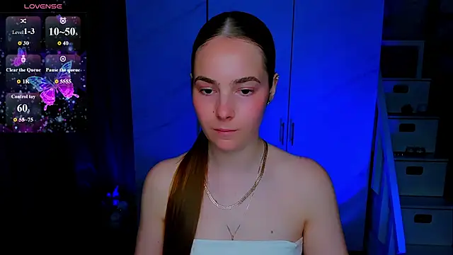 Snapshot of Maddy_Wood_ chatting on June 2026 04:00:02 PM Maddy Wood online show from June 2026 04:00:02 PM