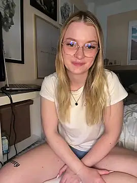 melanieTesss online show from April 2026 11:10:02 AM