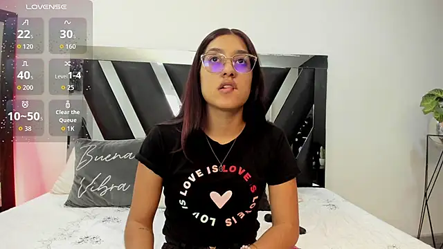 Mia Iron online show from May 2026 01:39:02 PM